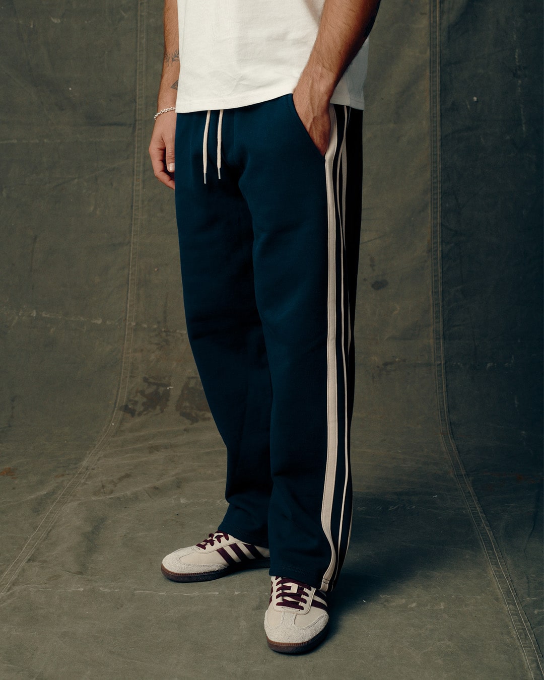 Maxima Arch Joggers | Navy